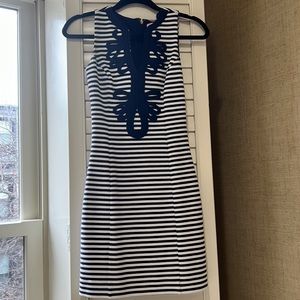 Lilly Pulitzer Janice shift dress navy and white stripped xxs